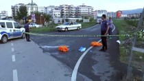 Sultanbeyli'de İki Kişinin Öldüğü Kaza Güvenlik Kameralarına Böyle Yansıdı