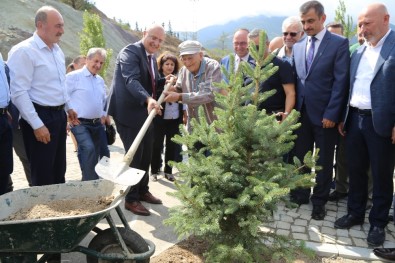 Artvin'de Sıra Dışı Temel Atma Töreni