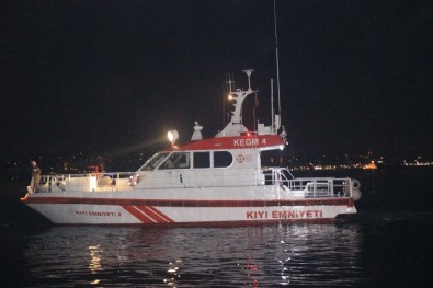 Beşiktaş'ta Denize Atlayan İki Kişiden Biri Kayboldu