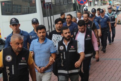 FETÖ Operasyonunda Gözaltına Alınan 13 Şüpheli Adliyeye Sevk Edildi