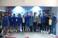 MEHMET YÜKSEL - Karabükspor'da 8 Alt Yapı Oyuncusu Profesyonel Oldu