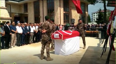 Şehit Özel Harekat Polisi Son Yolculuğuna Uğurlandı