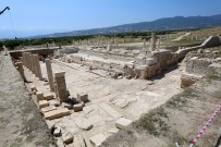 ARKEOLOJİK KAZI - Tripolis Antik Kenti'nde 'Anıtsal Çeşme' Bulundu