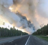 ALASKA - Alaska'da Orman Yangını Yerleşim Yerlerine Sıçradı