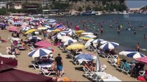 Amasra'da Vatandaşlar Sahillere Akın Etti Haberi