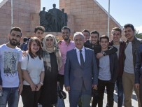 ATATÜRK ÜNIVERSITESI - Atatürk Üniversitesi'nde Kayıt Heyecanı Yaşandı