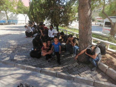 Çanakkale'de 33 Mülteci Yakalandı