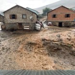 ÇANKAYA MAHALLESİ - Gümüşhane'de Şiddetli Yağış Ve Dolu Sele Sebep Oldu