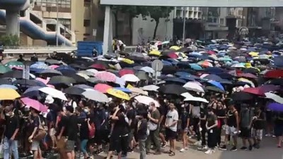 Hong Kong'da Protestocular Tekrar Yollarda