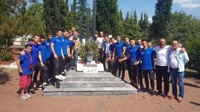 Karabükspor Metin Türker'i Mezarı Başında Andı