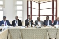 SPOR KOMPLEKSİ - Köse Muhtarlarla Bir Araya Geldi