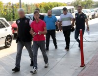 EV HAPSİ - Polise Havai Fişekle Saldıranlara Ev Hapsi