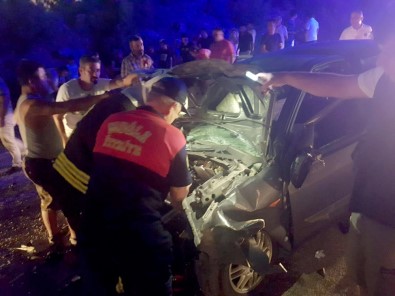 Seydikemer'de İki Otomobil Kafa Kafaya Çarpıştı Açıklaması 9 Yaralı