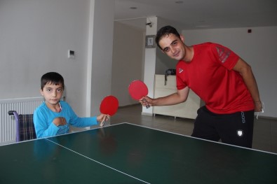 Fiziksel Engelli Muhammed'e Altın Dokunuş