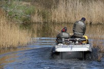 KAPALI ALAN - Kocaeli'de Ekipler Sivrisineklere Karşı Çalışmalarını Sürdürüyor