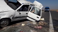 KARAHISAR - Trafik Kazası 2'Si Ağır 4 Yaralı