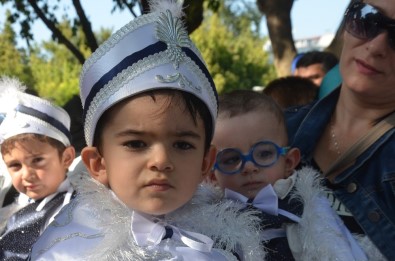 Bursa'da 57 Çocuğun Sünnet Sevinci