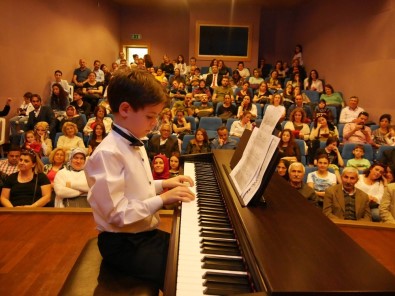 Büyükçekmece'de Halk Akademisi Sahne Sanatları Kursları Başlıyor