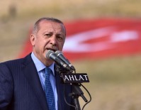 JANDARMA GENEL KOMUTANI - Cumhurbaşkanı Erdoğan Açıklaması 'Her Karışında Bir Yiğidin Yattığı Bu Mübarek Topraklarda Olmanın Heyecanı Yaşıyoruz'