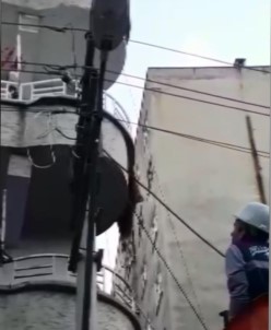 Diyarbakır'da Elektrik Tellerine Takılan Güvercini DEDAŞ Ekipleri Kurtardı