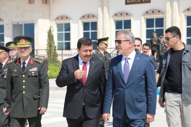 Milli Savunma Bakanı Akar, 3'Üncü Ordu Komutanlığı'nda Ki Devir Teslim Törenine Katıldı