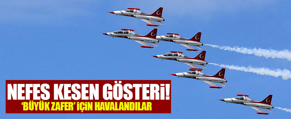 Türk Yıldızları'ndan nefes kesen gösteri