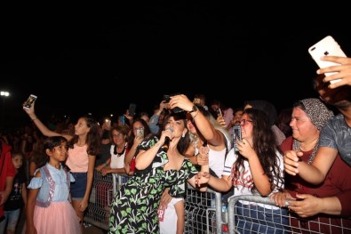 Vatandaşlar Kum Zambağı Festivali İle Eğlendi