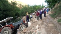 MEHMET ŞİMŞEK - Adıyaman'da Traktör Devrildi Açıklaması 1 Ölü, 3 Yaralı