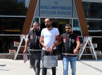 ALIKAHYA - Alkollü Şahıslar Önce Köpeği, Sonra Sahibini Darp Edip Gasp Etti