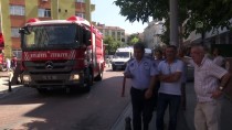 MAHSUR KALDI - Bayrampaşa'da Bina Yangını