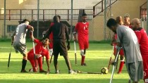 KIZILHAÇ KOMİTESİ - Gazze'de Ampute Futbol Liginin İlk Karşılaşması Yapıldı