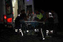 KAÇAK MÜLTECİ - Hatay'da Kaçak Mültecilerle Yaşanan Kovalamacada Bir Polis Yaralandı