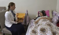 DERYA BAKBAK - Milletvekili Bakbak'tan Eşi Tarafından Bıçaklanan Anneye Ziyaret