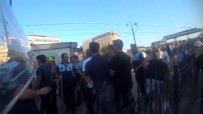İŞPORTACI - (Özel) Galata Köprüsü'nde Seyyar Satıcılar Zabıtaya Sopayla Saldırdı