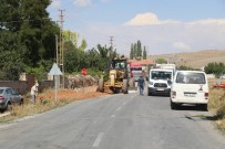 İŞ MAKİNESİ - Yalçın Açıklaması 'Vatandaşımıza Hizmetten Mutluyuz'