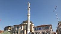 YILDIRIM DÜŞTÜ - Yaşlı Çiftin Minare Tepesinde Ekmek Kavgası