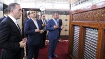 PETROL BAKANI - Bakan Dönmez'den Geylani Ve İmam-I Azam Külliyelerine Ziyaret