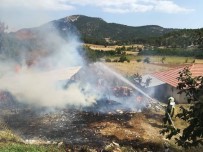 Denizli'de Çıkan Yangında Odunluk Kullanılamaz Hale Geldi