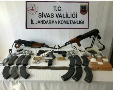 Ev Değil Sanki Cephanelik