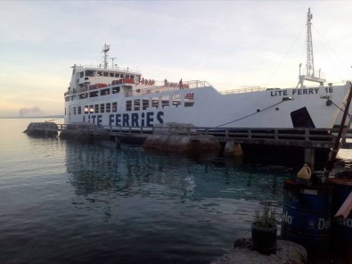 Filipinler'de Yanan Vapurdan 245 Kişi Kurtarıldı, 3 Kişi Öldü