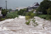 TREN SEFERLERİ - Japonya'da Sel Felaketi Açıklaması 1 Ölü, 2 Yaralı