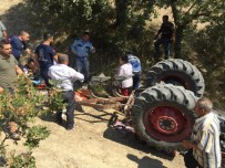 ÇATALOLUK - Manisa'da Devrilen Traktörün Altında Kalan 15 Yaşındaki Genç Öldü