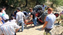 ÇATALOLUK - Manisa'da Traktör Kazası Açıklaması 1 Ölü, 1 Yaralı