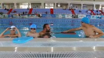 ZİHİNSEL ENGELLİ ÇOCUKLAR - 'Özel Çocuklar' Yüzerek Engelleri Aşıyor