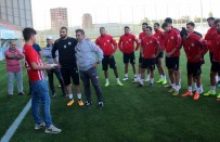 MUHSİN YAZICIOĞLU - Taraftarlardan Sivas Belediyespor'a Moral Ziyareti