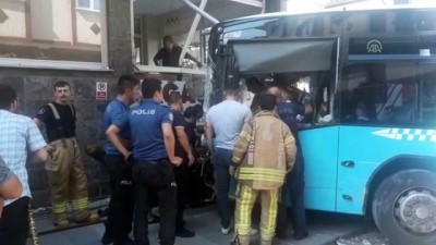 Gaziosmanpaşa'da Trafik Kazası Açıklaması 5 Yaralı