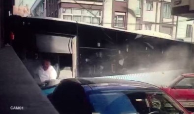 Halk Otobüsü Kazası Saniye Saniye Kamerada