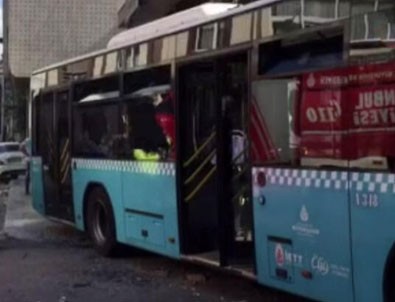 İstanbul'da halk otobüsü evin duvarına çarptı! Yaralılar var