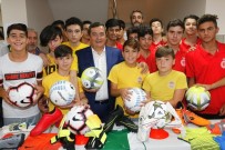 MECLİS ÜYESİ - Konak'ta Amatör Spora Destek