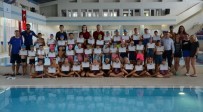 YÜZME - Minik Yüzücülerin Sertifika Heyecanı